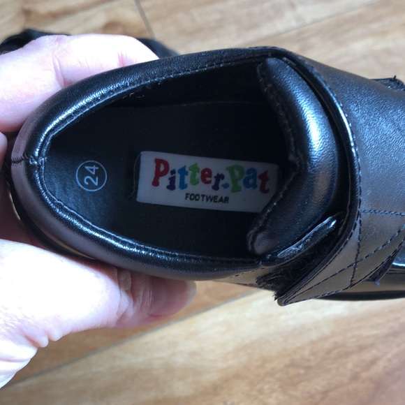 3/$20 Black toddler dress shoes with Velcro - Picture 4 of 5